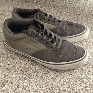 Men’s size 13 Vans skateboarding shoes